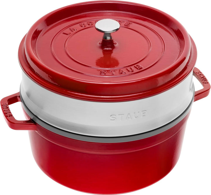 STAUB Gusseisen Bräter/Cocotte, Mit Dämpfeinsatz Aus Edelstahl, Rund 26 Cm, 5,2 L, Aromaregen Funktion Für Optimale Befeuchtung, Für Alle Herdarten Inkl. Induktion & Backofen, Kirschrot, Rot