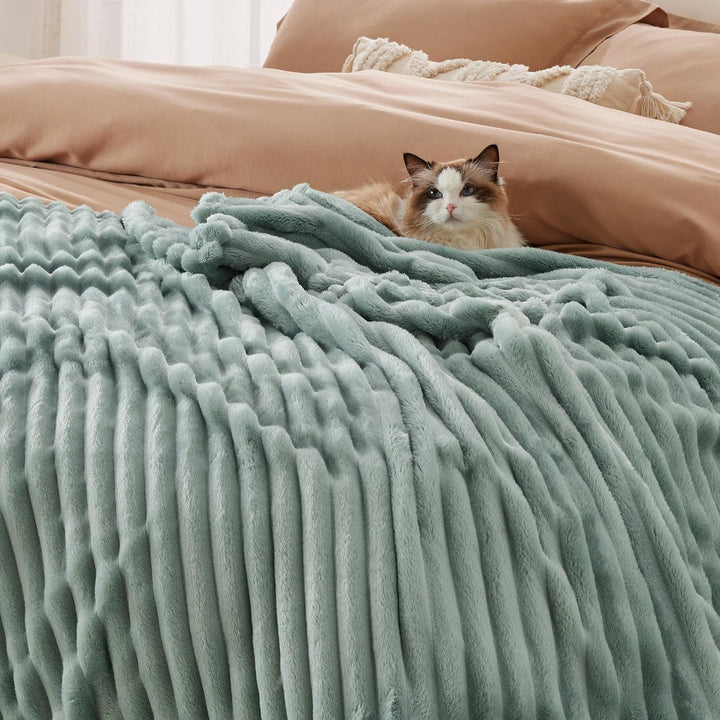 BEDSURE SalbeigrÃ¼n Fleece-Ãœberwurfdecke FÃ¼r Couch â€“ Superweiche, GemÃ¼tliche Decken FÃ¼r Frauen, Niedliche Kleine Decke FÃ¼r MÃ¤dchen, 127 X 152 Cm