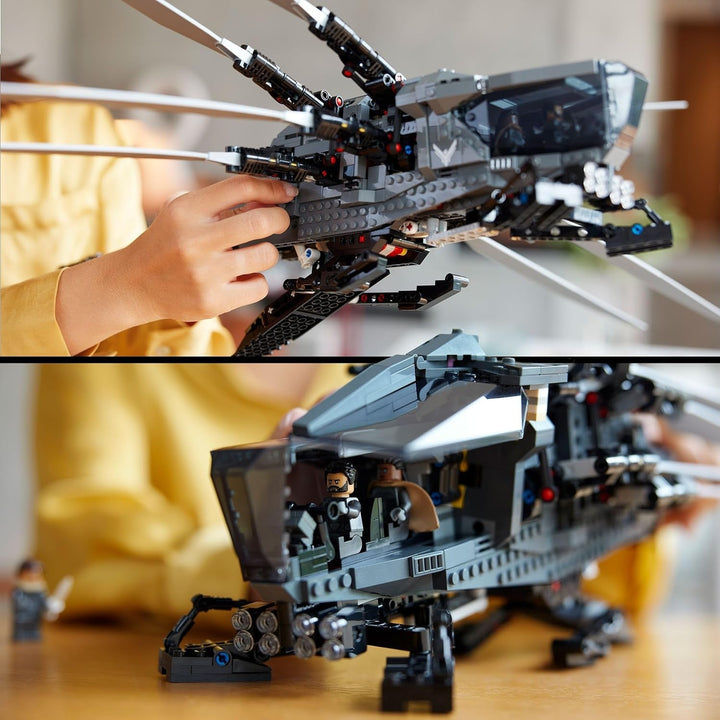 LEGO 10327 Icons Dune Atreides Royal Ornithopter, set de colecționat pentru adulți, cadou de film pentru bărbați, femei și fani, aeronavă model cu 8 figuri, inclusiv Paul Atreides și baronul Harkonnen