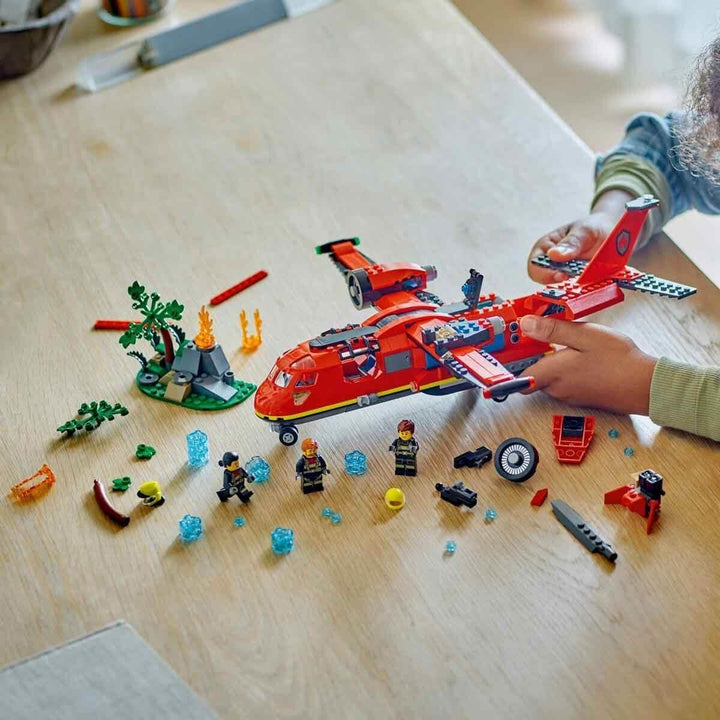 LEGO City Firefighting Plane, Set de pompieri cu avion jucărie pentru copii, set de construcție cu 3 figuri de pompieri și decor de incendiu, idee excelentă de cadou pentru băieți și fete de la 6 ani 60413