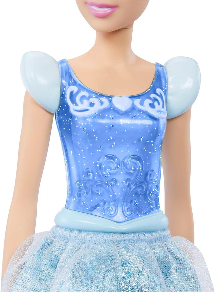 Mattel DISNEY Princess Cinderella - Păpușă mobilă cu costum strălucitor, pantofi și diademă detașabile, păr pieptănabil pentru distracție la coafor, pentru copii de la 3 ani în sus, HLW06
