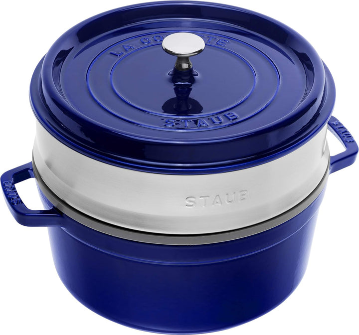 STAUB Gusseisen Bräter/Cocotte, Mit Dämpfeinsatz Aus Edelstahl, Rund 26 Cm, 5,2 L, Aromaregen Funktion Für Optimale Befeuchtung, Für Alle Herdarten Inkl. Induktion & Backofen, Kirschrot, Rot