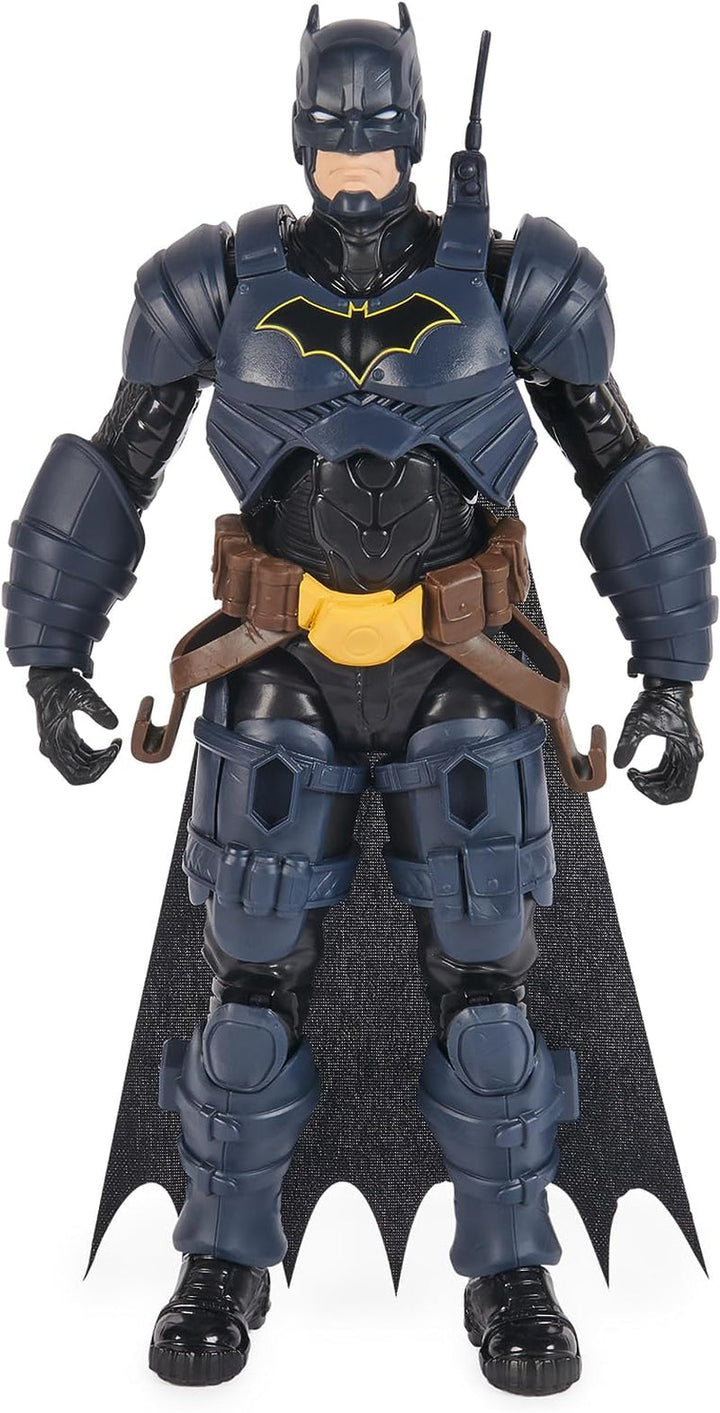 DC Batman Adventures Action Figure, 30 Cm - Cu 16 elemente de echipament și complet mobil pentru aventuri captivante și cascadorii pline de acțiune, jucărie pentru copii de la 3 ani în sus