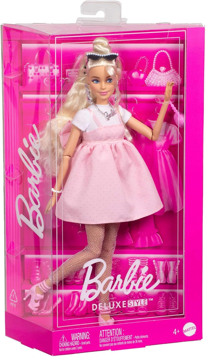 Păpușă Barbie Deluxe Style nr. 3 cu ținută Barbiecore, păr blond în coc înalt, rochie roz pastel cu fundiță supradimensionată și accesorii precum colanți Fishnet, HYV27