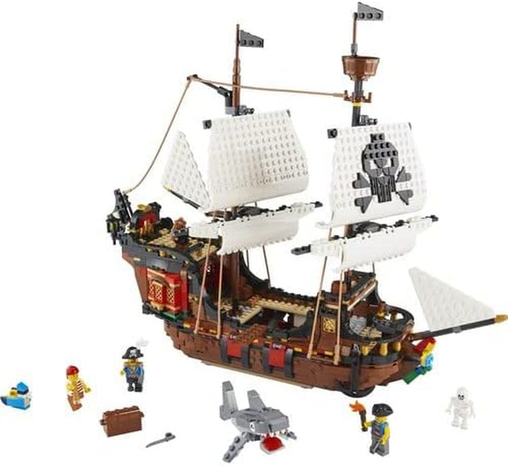 Set navă pirat LEGO Creator 3 în 1, jucărie cu 3 opțiuni de construcție, construiește o tavernă pirat sau o insulă pirat cu craniu, include 3 minifigurine pentru aventuri de rol 31109