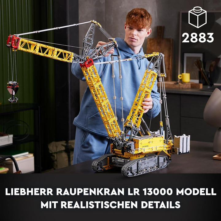 Set macara pe șenile LEGO Technic Liebherr LR 13000, construiește cel mai bun model de vehicul de construcții controlat de la distanță cu aplicația Control+, macara cu sistem de troliu și braț de ridicare, kit model mare pentru adulți 42146