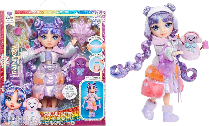 Rainbow High Winter Wonderland - Skyler (albastru) - păpușă de modă de 28 cm, cu zăpadă magică ascunsă care se acumulează cu apă, cu set de om de zăpadă, potrivită pentru copii de la 4-12 ani și colecționari