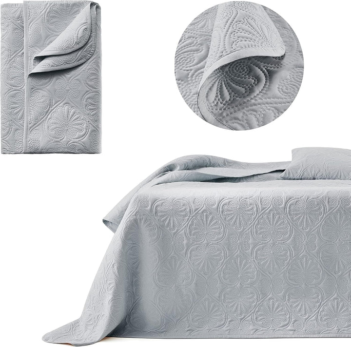 ROOM99 Leila Elegante Tagesdecke in Creme 240 X 260 Cm Vielseitige Wohndecke Als BettÃ¼berwurf Oder SofaÃ¼berwurf Ãœberwurfdecke FÃ¼r Bett Und Sofa Steppdecke Stil Ideal Als Bedspread