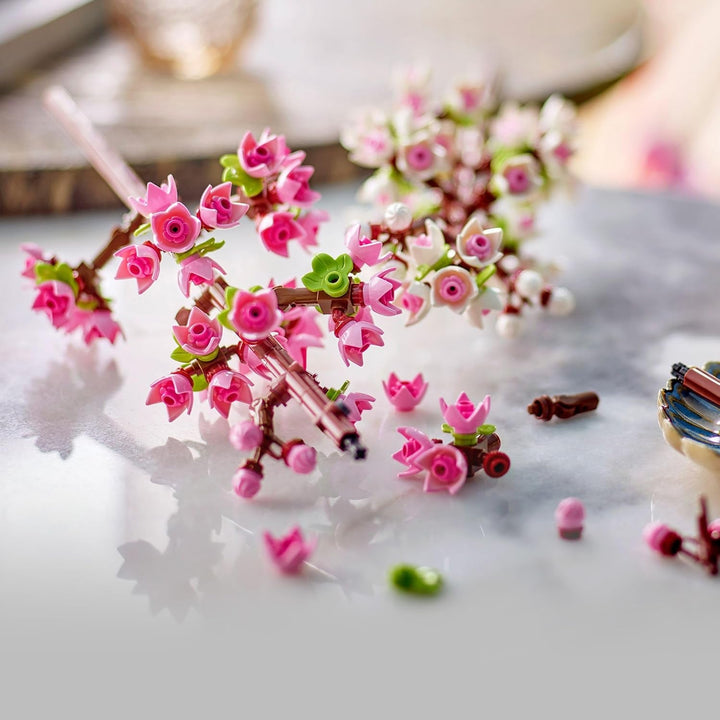LEGO Botanicals Cherry Blossoms - Flori artificiale de construit - Decorațiuni de birou pentru copii - Buchet de flori de expus - Cadou pentru femei și bărbați de la 8 ani - Botany Collection 40725