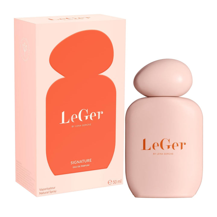 Leger Signature Eau De Parfum, parfum feminin senzual pentru femei cu migdale, lemn de cedru și mosc