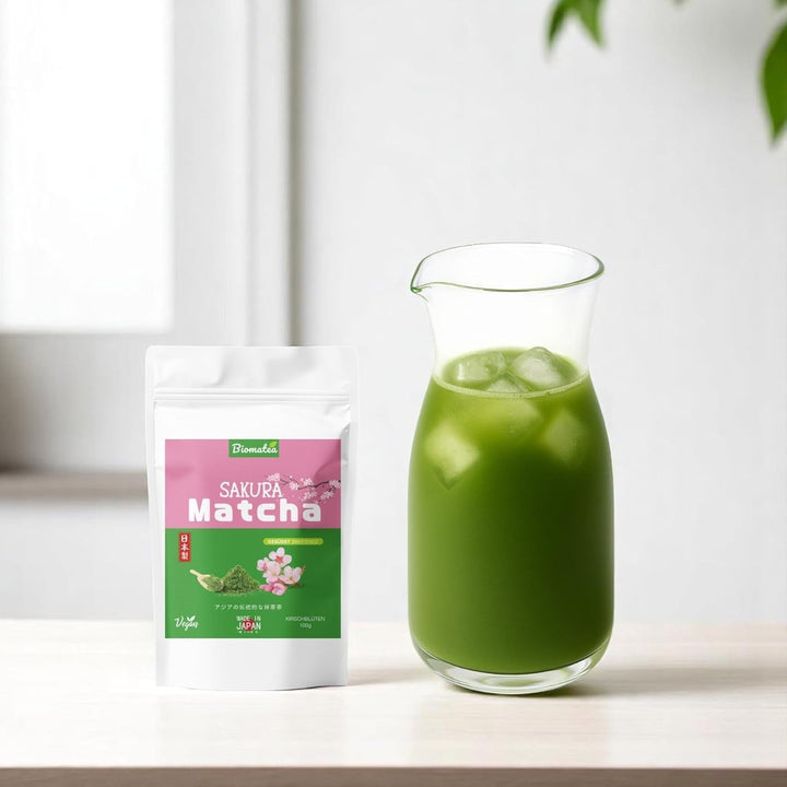 Pudră Matcha aromatizată – piersică japoneză, sakura sau mango – îndulcită – 100 g – solubilă instantaneu în apă sau lapte (Sakura)