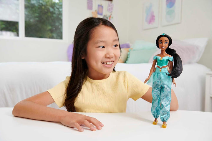 Jucărie Mattel Disney Princess, păpușă mobilă Jasmine Fashion cu haine și accesorii strălucitoare, inspirată de filmul Disney, cadou pentru copii, HLW12