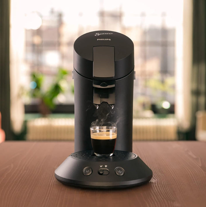 Aparat de cafea cu doze Philips Original plus Eco, selecție a intensității cafelei, tehnologie coffee boost, 80%* plastic reciclat, 45%** mai puțin consum de energie, 2 cești în același timp, negru pian (CSA210/22)