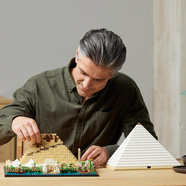 LEGO 21058 Arhitectură Piramida lui Keops Set de construcție pentru artizanat ca hobby creativ, idee de cadou pentru adulți, bărbați, femei, mamă, tată, activitate creativă, colecție de repere faimoase